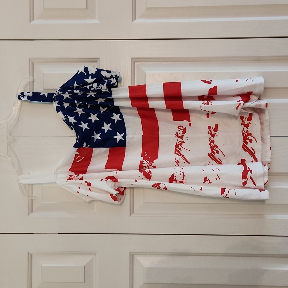 SheilLay Brand, Women's Top, Size Large, beautiful flag , red, white and blue - Picture 4 of 8